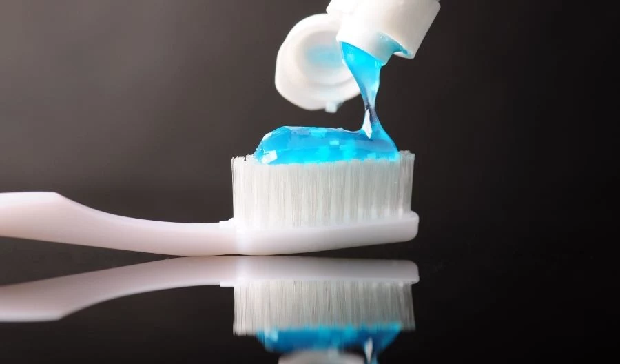 Stosuj odpowiednią pastę do zębów