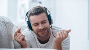 Kreatywne mózgi są młodsze. Taka aktywność może chronić przed demencją