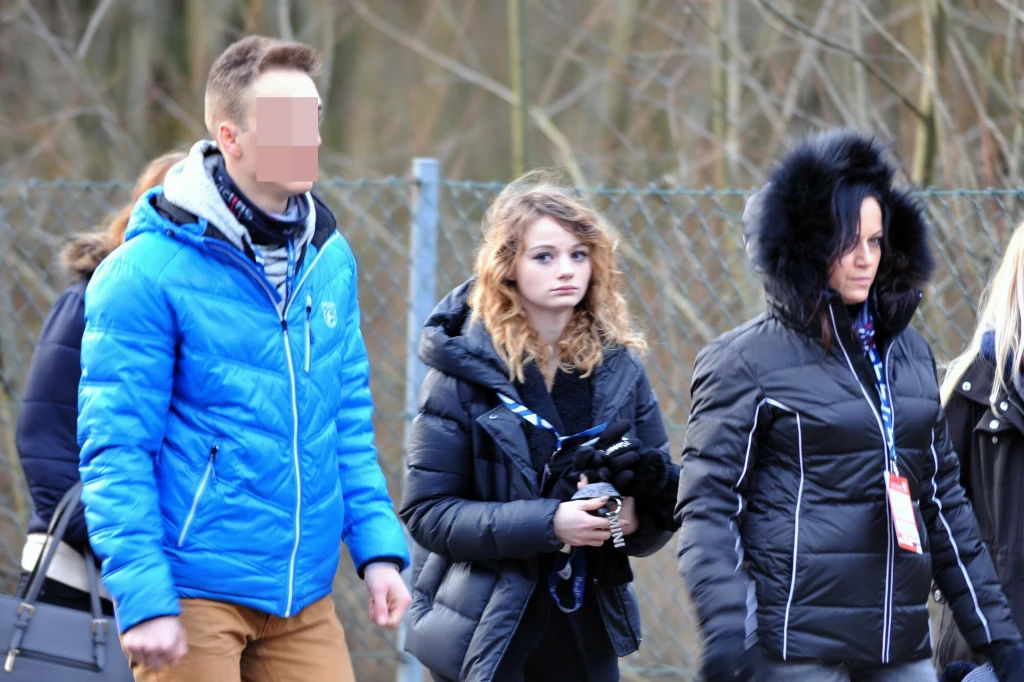 Karolina Małysz z mamą i chłopakiem Karolina Małysz z mamą i chłopakiem