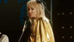 Karolina Piechota jako Maryla Rodowicz w serialu „Osiecka”