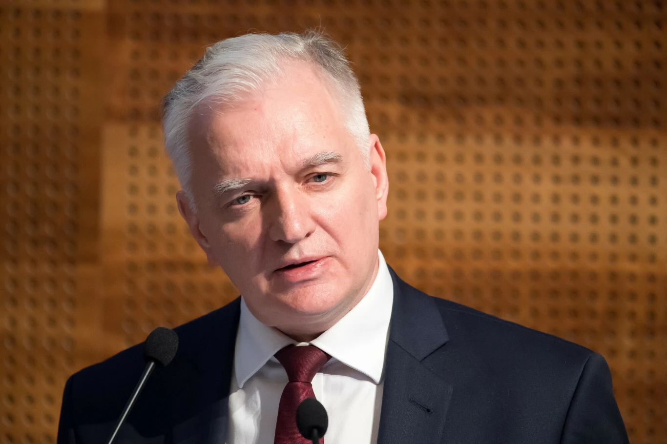 Jarosław Gowin, wicepremier; minister rozwoju, pracy i technologii. Jarosław Gowin, wicepremier; minister rozwoju, pracy i technologii.