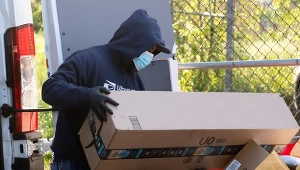 Listonosz w USA przyłapany na kradzieży konsol