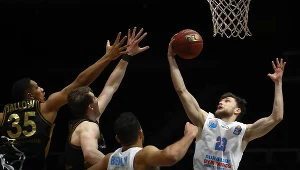 Michał Michalak (z piłką)