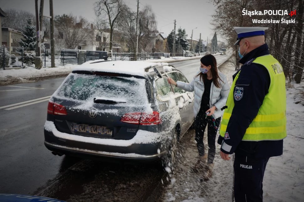 W Wodzisławiu policjanci przypominali kierującym o ich obowiązkach, poprzestając na pouczeniu