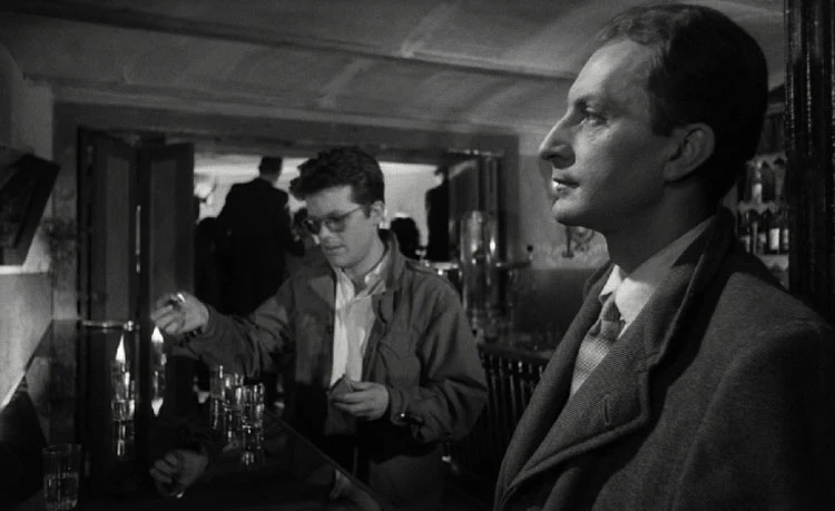 Ze Zbigniewem Cybulskim w scenie z filmu "Popiół i diament"