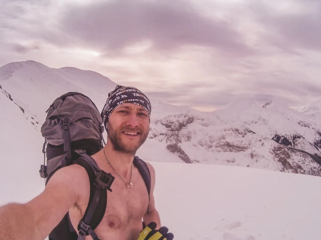 "Kierujemy się więc w stronę wody i powietrza, bo w nich tkwi nasza pierwotna moc" - Michał Sroka