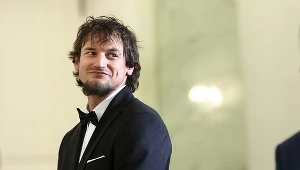 Burza po wpisie Bieleckiego. Polacy jeszcze pokażą Nepalczykom. Zjadą z K2 na motocyklu żużlowym