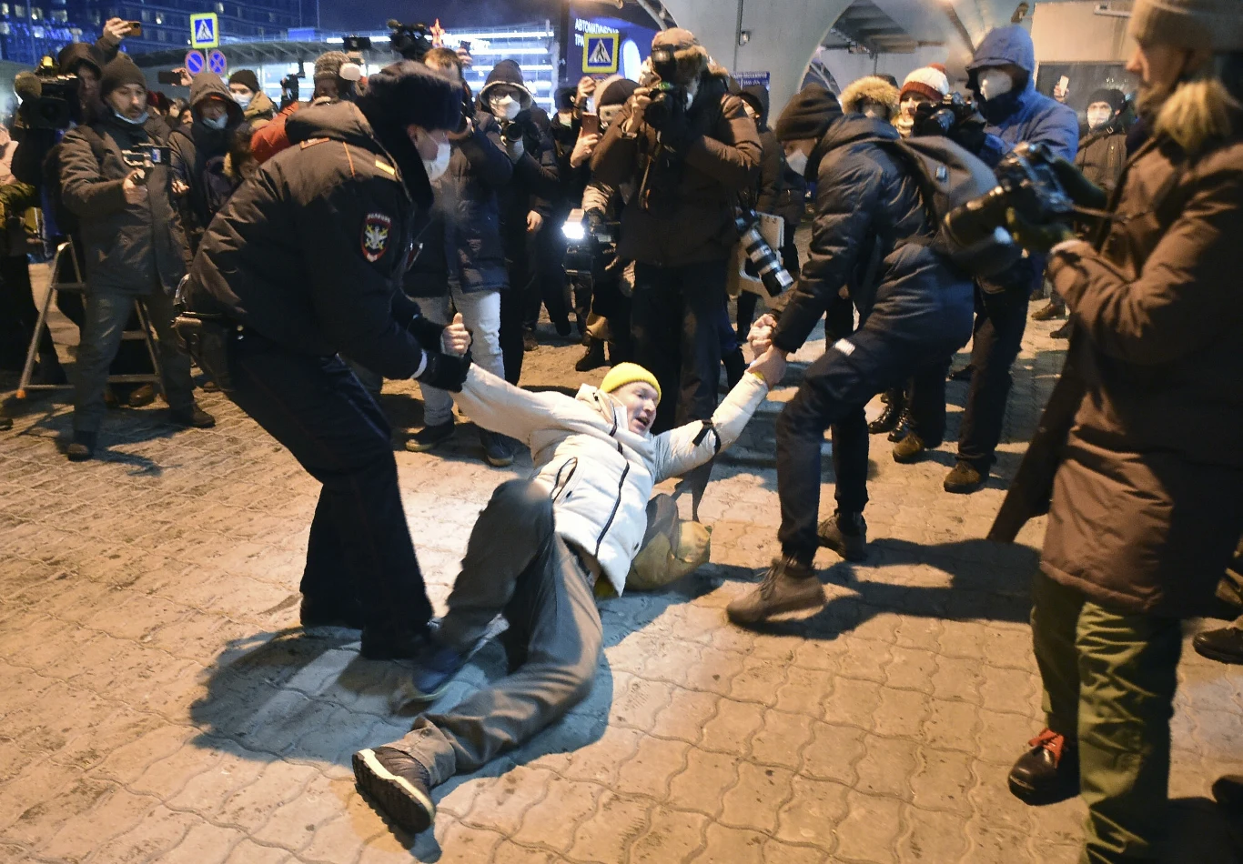 Według portalu OWD-Info, monitorującego zatrzymania w Rosji, policjanci na Wnukowie zatrzymali 58 osób.