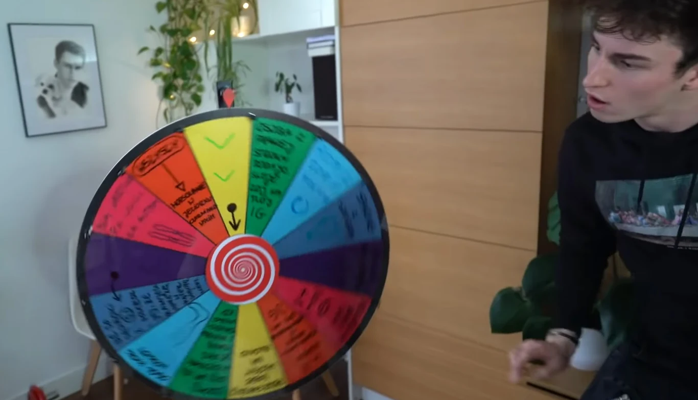 Marcin Dubiel losuje zadania