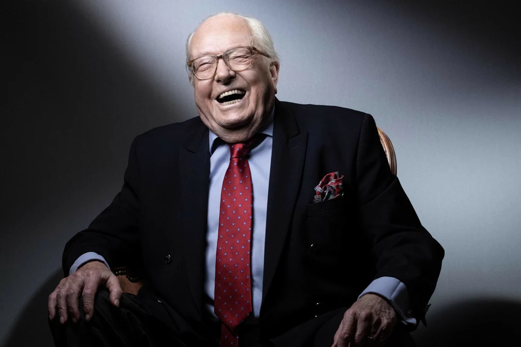 Jean-Marie Le Pen podczas domowej sesji zdjęciowej z 14 stycznia 2021 roku Jean-Marie Le Pen podczas domowej sesji zdjęciowej z 14 stycznia 2021 roku