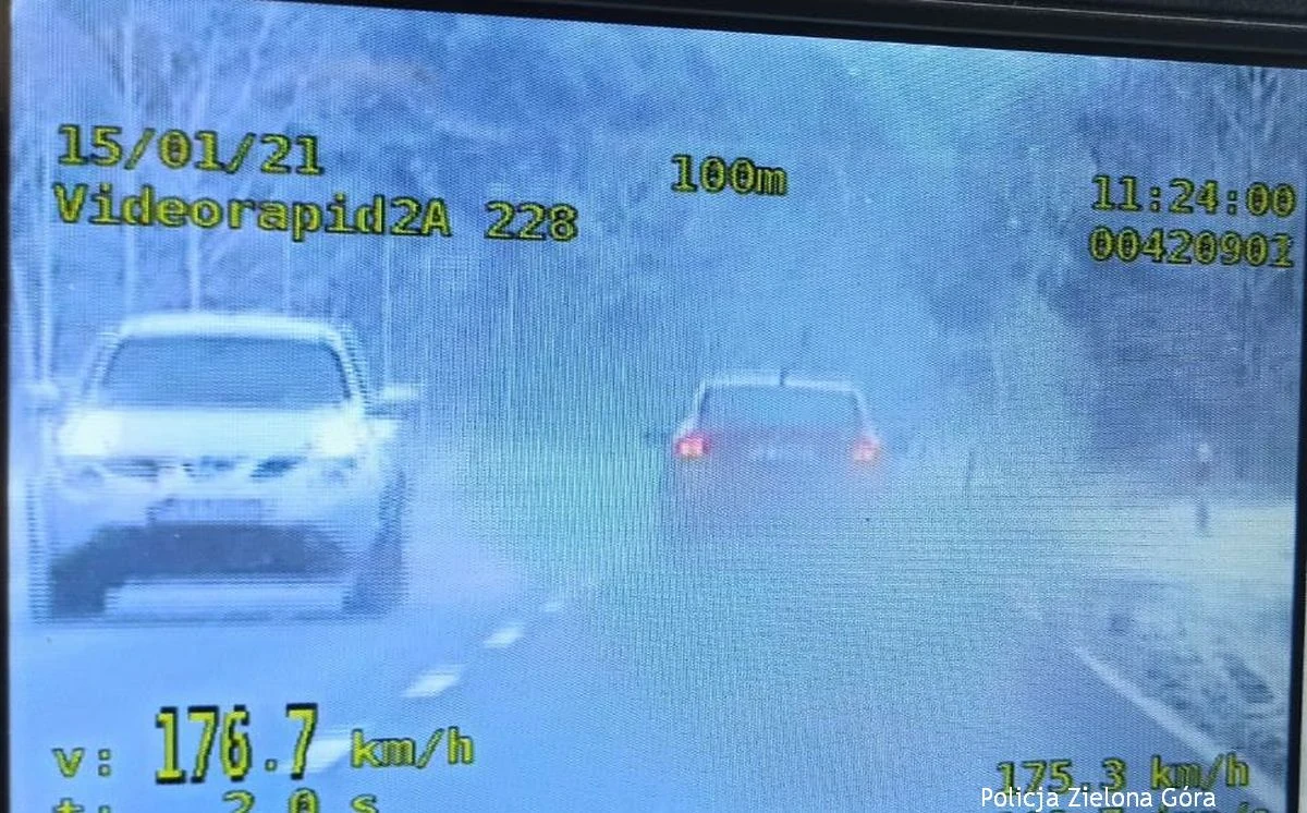 Kierowca nie miał prawa jazdy, nie powstrzymał go to od szybkiej jazdy Kierowca nie miał prawa jazdy, nie powstrzymał go to od szybkiej jazdy