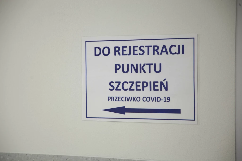 Szczepienia w Polsce trwają od 27 grudnia 2020 roku Szczepienia w Polsce trwają od 27 grudnia 2020 roku
