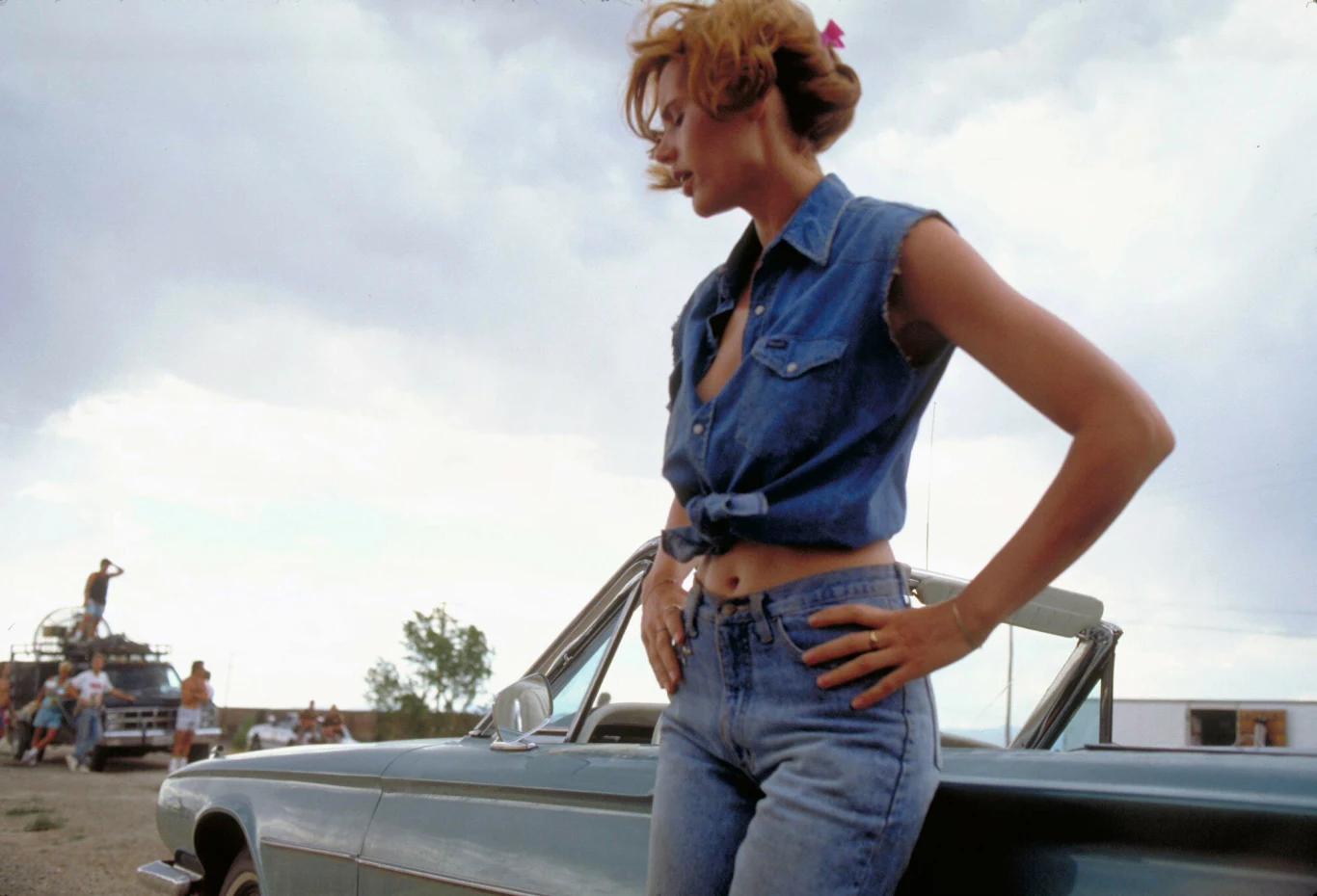 Po zdobyciu statuetki Akademii kariera Davis nabrała rozpędu. W 1991 roku wystąpiła w dramacie "Thelma i Louise". Dla aktorki była to okazja do pracy z kolejnym wybitnym reżyserem - Ridleyem Scottem. Opowieść o dwóch przyjaciółkach, które decydują się na ucieczkę do Meksyku, spotkała się z bardzo dobrymi recenzjami nie tylko krytyków, ale i widzów. Za rolę Thelmy, Davis otrzymała drugą w karierze nominację do Oscara - tym razem musiała jednak uznać wyższość Jodie Foster, wyróżnionej za rolę w "Milczeniu owiec".