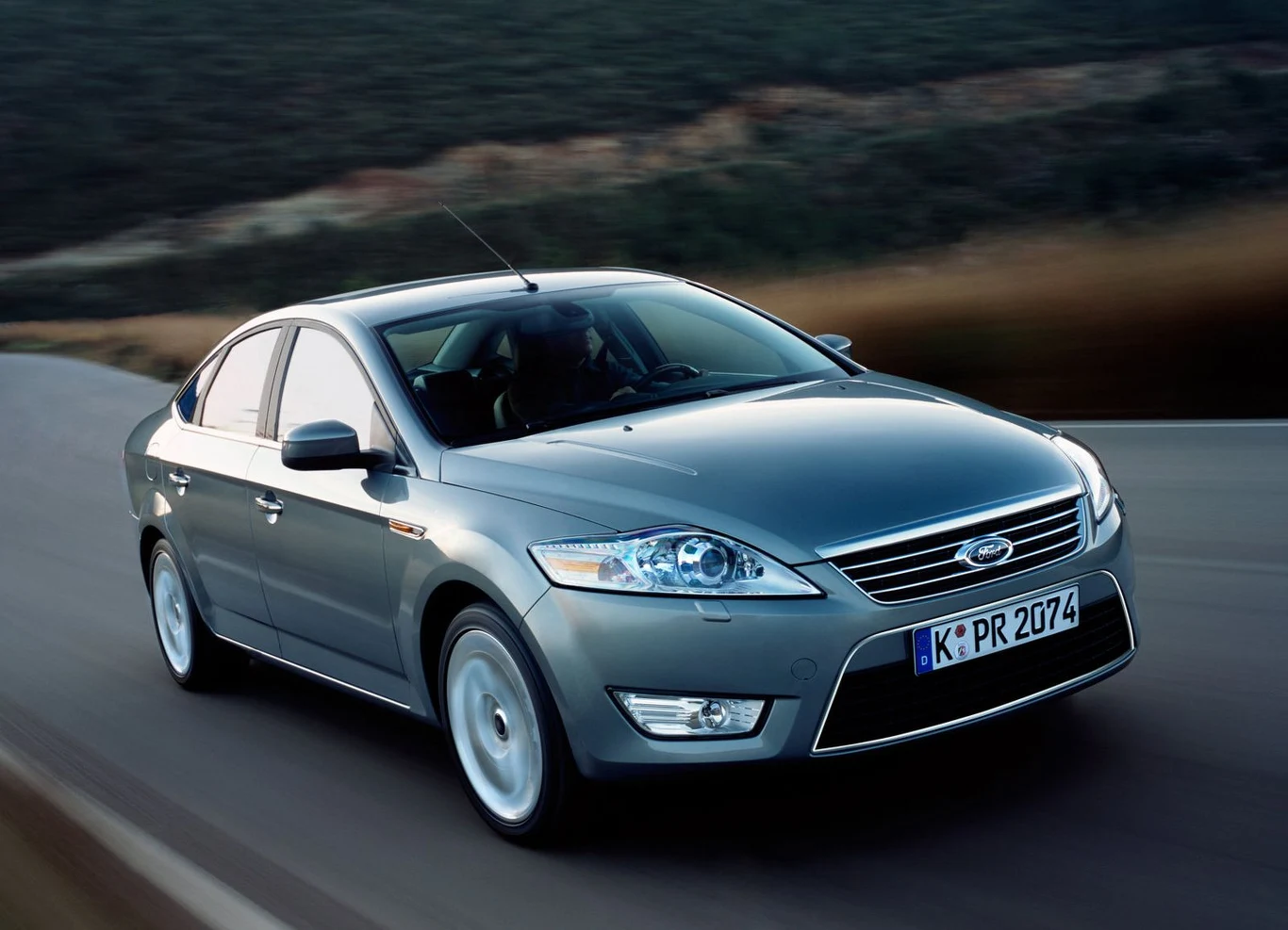 Trzecim najczęściej ”serwisowanym” samochodem w Polsce był w ubiegłym roku Ford Mondeo. W tym przypadku chodziło o czwartą generację, która trafiła do salonów w 2007 roku. 