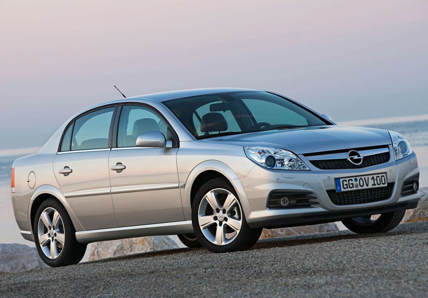 Pierwszą dziesiątkę zestawienia zamyka kolejny Opel – poprzednik Insignii, czyli Vectra C. Samochód produkowany był w latach 2002-2008. 