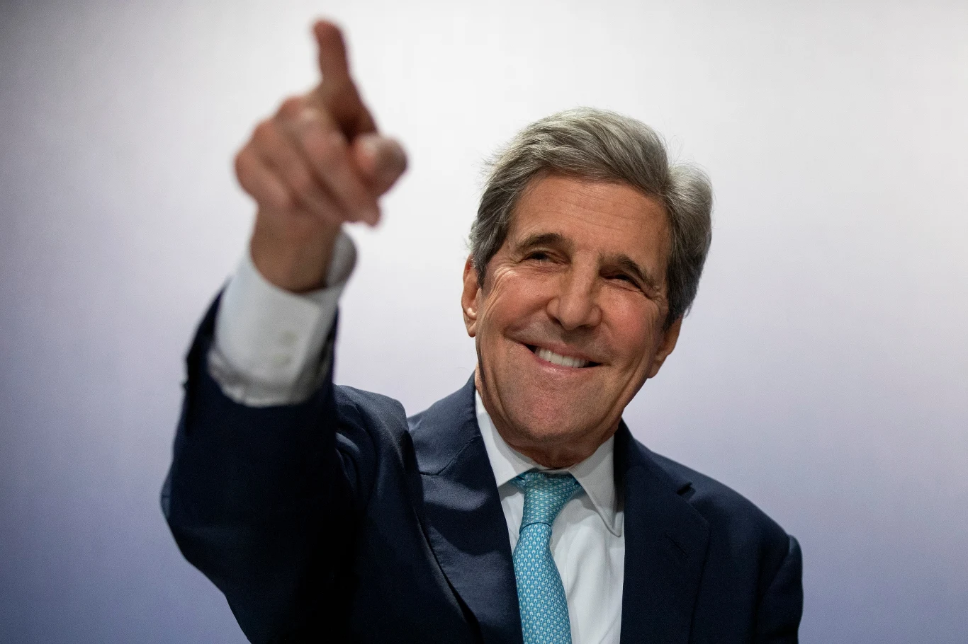 John Kerry - doradca ds. zmian klimatycznych, 77 lat. Były kandydat demokratów w wyborach prezydenckich i były sekretarz stanu w administracji Baracka Obamy