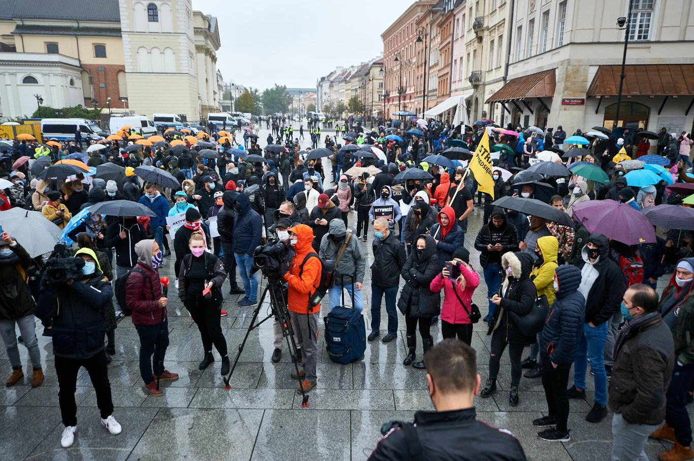 Plac Zamkowy. Protest branzy fitness w związku z zamknięciem klubow z powodu pandemii Plac Zamkowy. Protest branzy fitness w związku z zamknięciem klubow z powodu pandemii