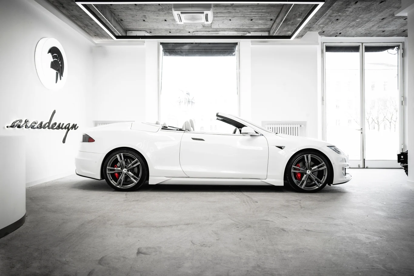 Tesla Model S od Ares Design