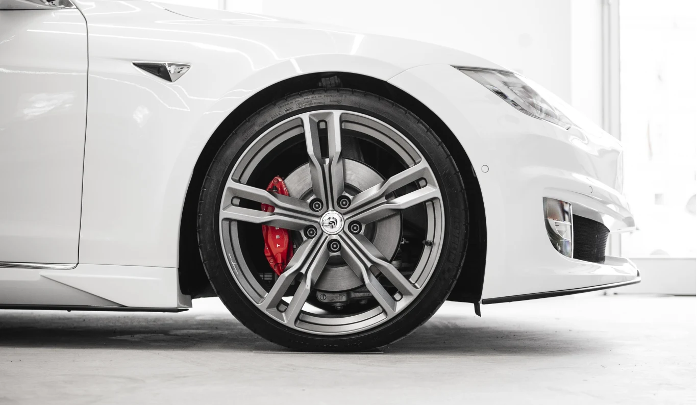 Tesla Model S od Ares Design