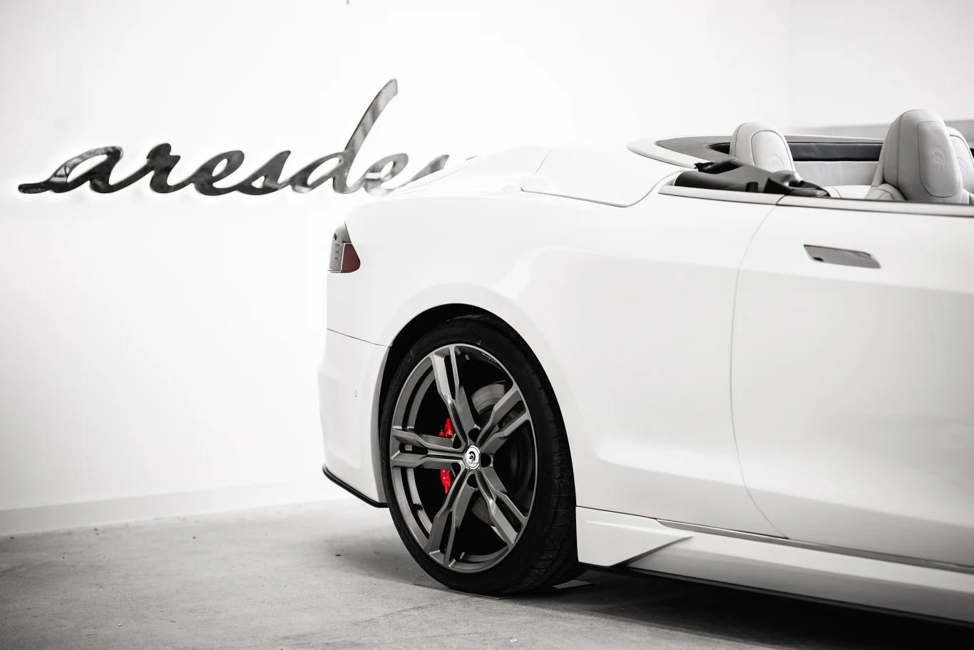 Tesla Model S od Ares Design