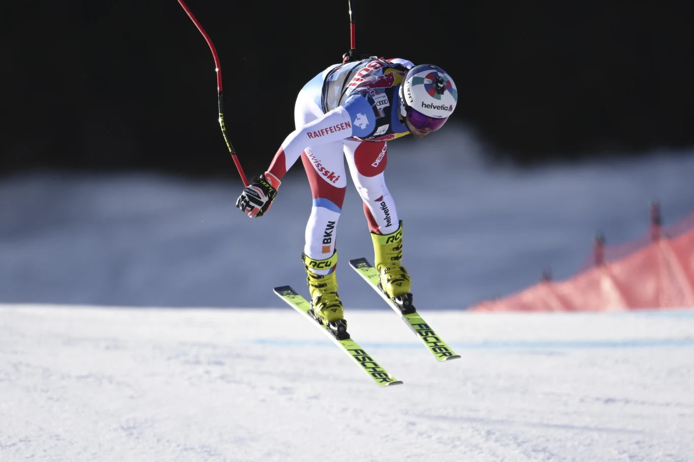 Rywalizacja została przerwa po tym wypadku, a następnie z powodu silnego wiatru. Rywalizacja została przerwa po tym wypadku, a następnie z powodu silnego wiatru.