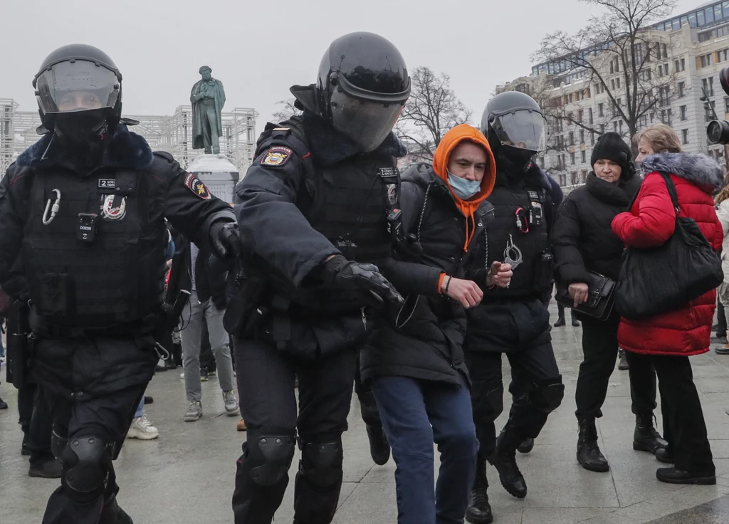 Zatrzymania protestujących w obronie Aleksieja Nawalnego. Zatrzymania protestujących w obronie Aleksieja Nawalnego.