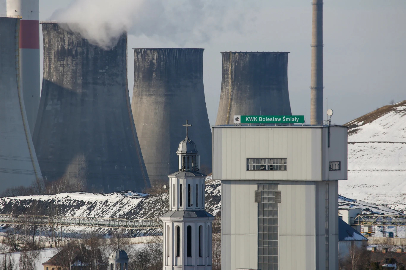 Polska energetyka, jak pół wieku temu, opiera się na węglu. Europa nam uciekła Polska energetyka, jak pół wieku temu, opiera się na węglu. Europa nam uciekła
