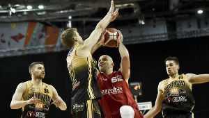 Koszykarze Arged BM Slam Stali Ostrów Wielkopolski (w strojach żółto-czarnych)