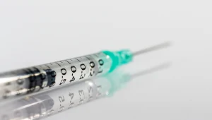 Kto w Ameryce odmówi poddania się szczepieniu przeciw COVID-19, może stracić pracę