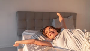 Rozciąganie z użyciem poduszek zapobiega bólom pleców