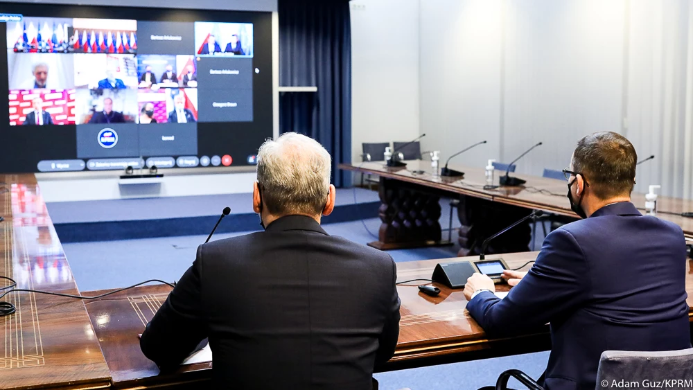 Zdalne spotkanie z premierem w sprawie szczepień Zdalne spotkanie z premierem w sprawie szczepień