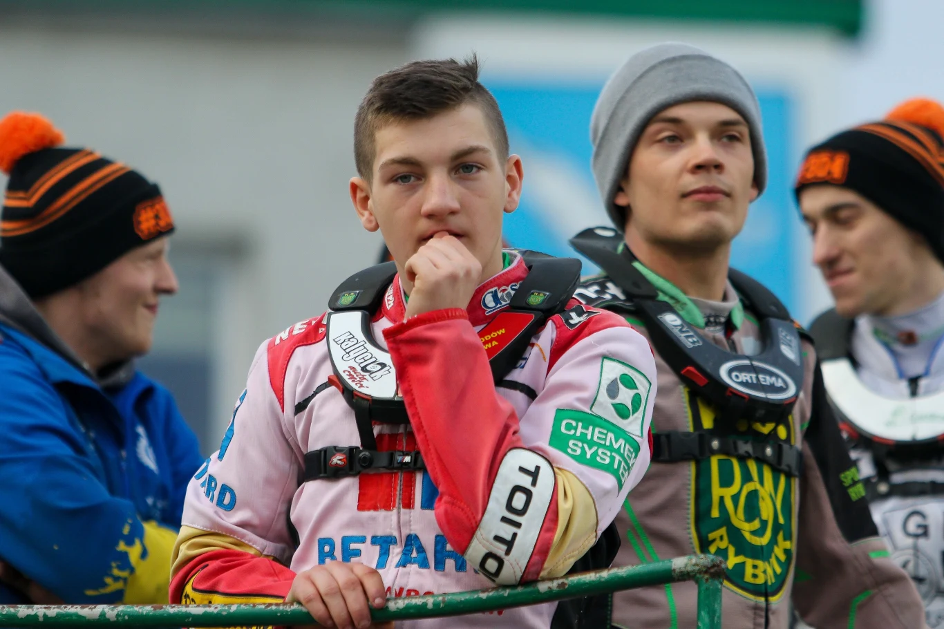 Dominik Tyman (w środku) ma o czym myśleć Dominik Tyman (w środku) ma o czym myśleć