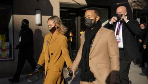 Chrissy Teigen i John Legend w łóżku