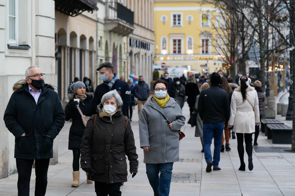 Lockdown i cięcie prognoz? Ekonomiści: jeszcze za wcześnie