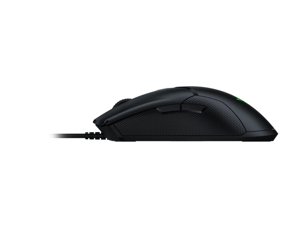 Optyczny sensor Razer Focus+ charakteryzuje się dokładnością rozdzielczości na poziomie 99,6%, dzięki czemu nawet najdrobniejsze ruchy są precyzyjnie śledzone. Dzięki unikalnym, inteligentnym funkcjom sensora, połączonymi z technologią Razer HyperPolling, gracze mogą doświadczyć pozbawionego zacięć śledzenia kursora. Optyczny sensor Razer Focus+ charakteryzuje się dokładnością rozdzielczości na poziomie 99,6%, dzięki czemu nawet najdrobniejsze ruchy są precyzyjnie śledzone. Dzięki unikalnym, inteligentnym funkcjom sensora, połączonymi z technologią Razer HyperPolling, gracze mogą doświadczyć pozbawionego zacięć śledzenia kursora.