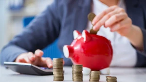 Polacy rezygnują z lokat, ale nie rezygnują z trzymania pieniędzy w bankach