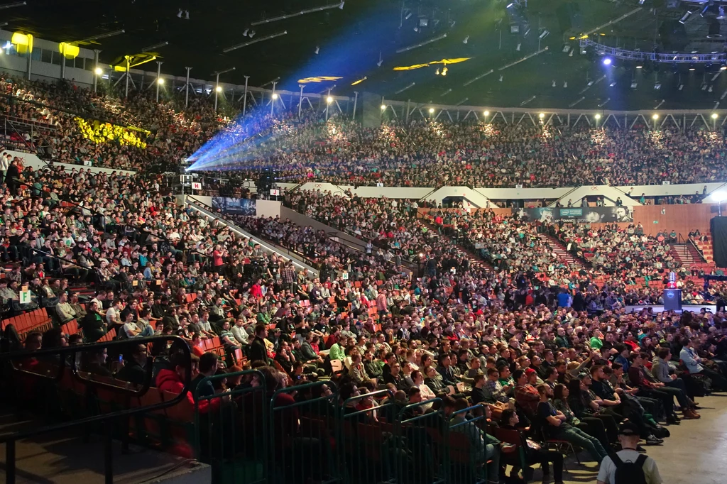 W trakcie trwania Intel Extreme Masters katowicki Spodek wypełniany był po brzegi. Zainteresowanie było tak duże, że na placu przed budynkiem gromadziły się setki osób, a organizatorzy wyświetlali zmagania profesjonalnych graczy na telebimie