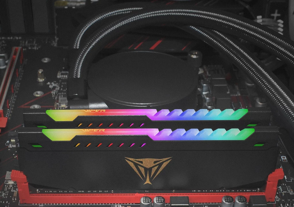 Patriot Viper Steel RGB Patriot Viper Steel RGB
