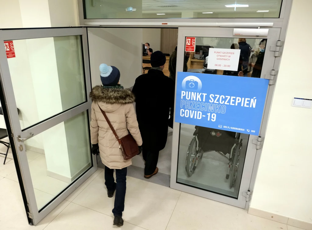 Szczepienia przeciw COVID-19 w Warszawie Szczepienia przeciw COVID-19 w Warszawie