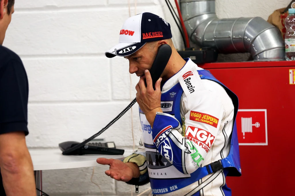 Nicki Pedersen dzwoni na Grand Prix Nicki Pedersen dzwoni na Grand Prix