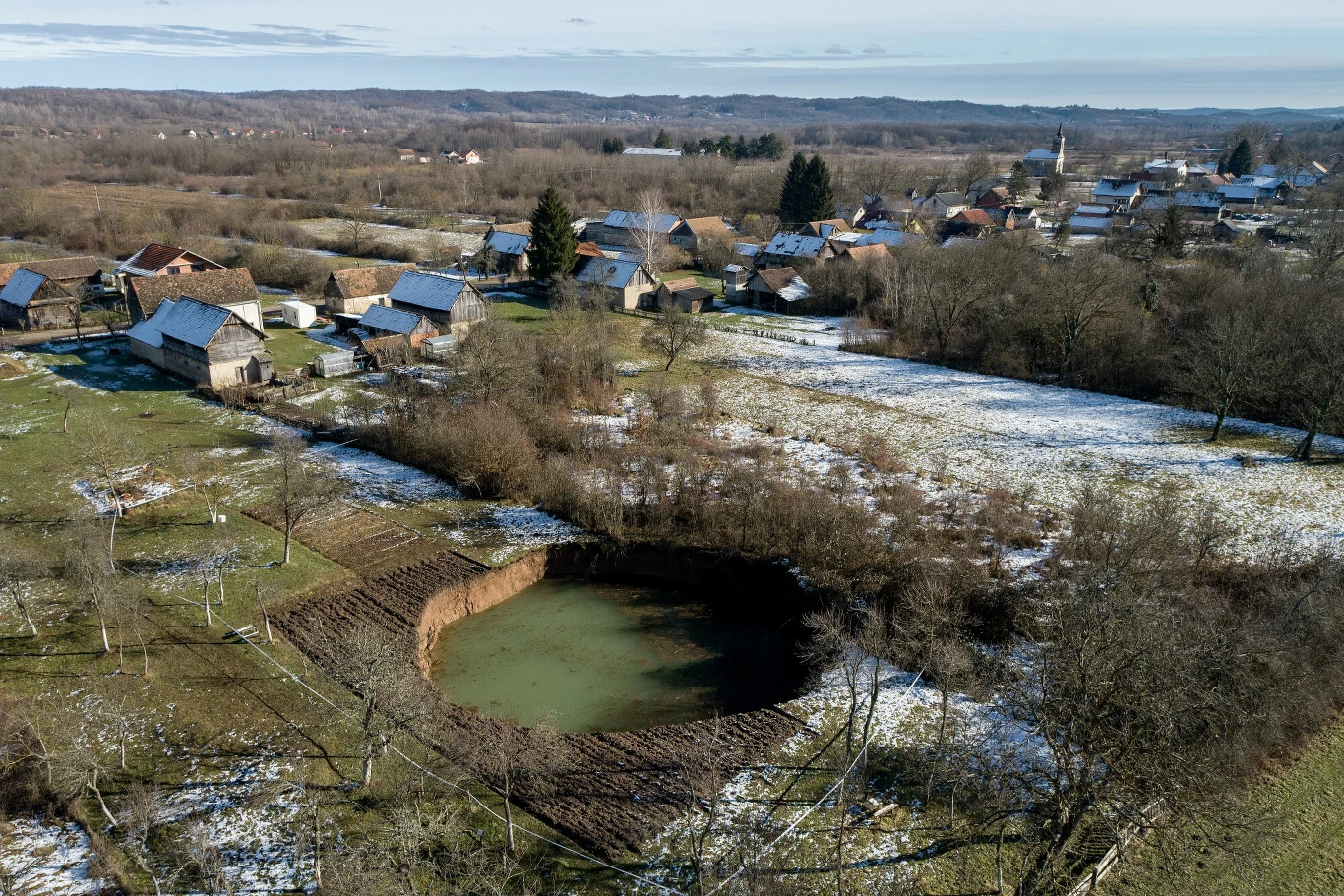 Zapadliska po trzęsieniu ziemi w Chorwacji.