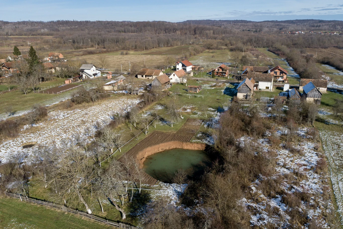 Zapadliska po trzęsieniu ziemi w Chorwacji.