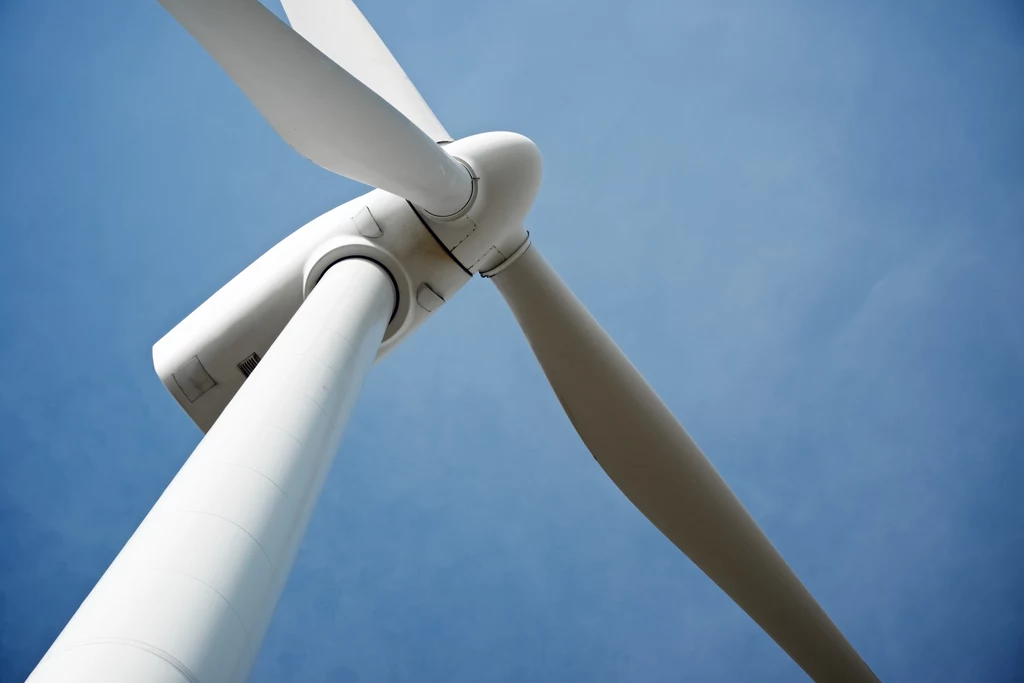 Jaki jest potencjał energetyki wiatrowej w Polsce? Nowy raport PSEW szacuje, że turbiny wiatrowe mogą generować ponad 40 GW mocy