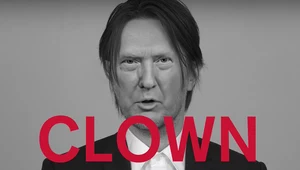 Steven Wilson z twarzą Donalda Trumpa w teledysku "SELF"