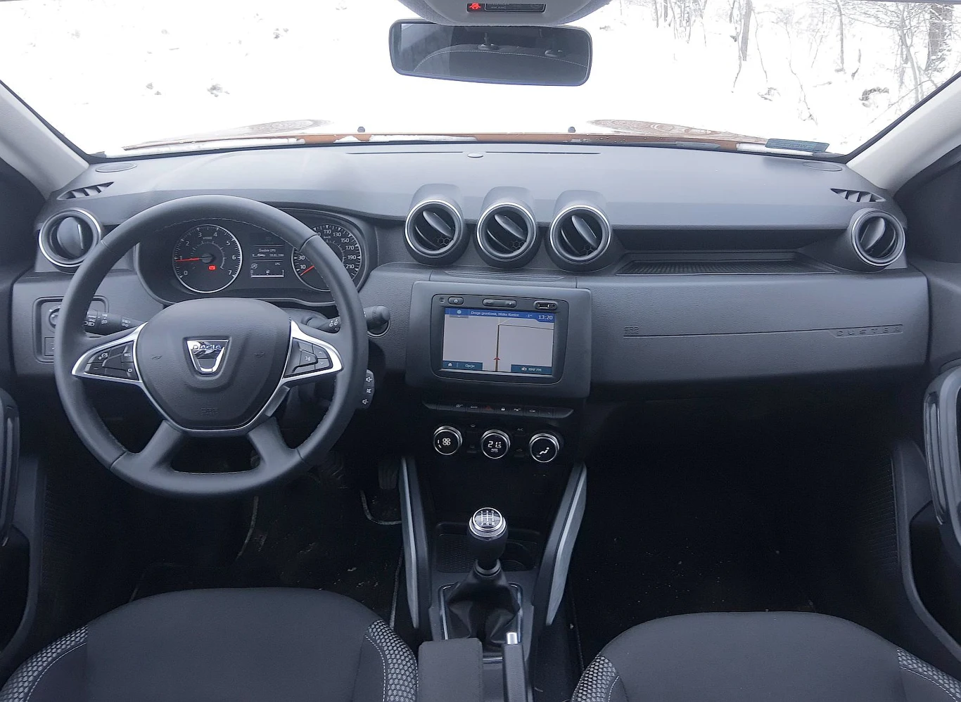 Twarde plastiki i szarzyzna. Za to ergonomia - jak za starych, dobrych lat! Twarde plastiki i szarzyzna. Za to ergonomia - jak za starych, dobrych lat!