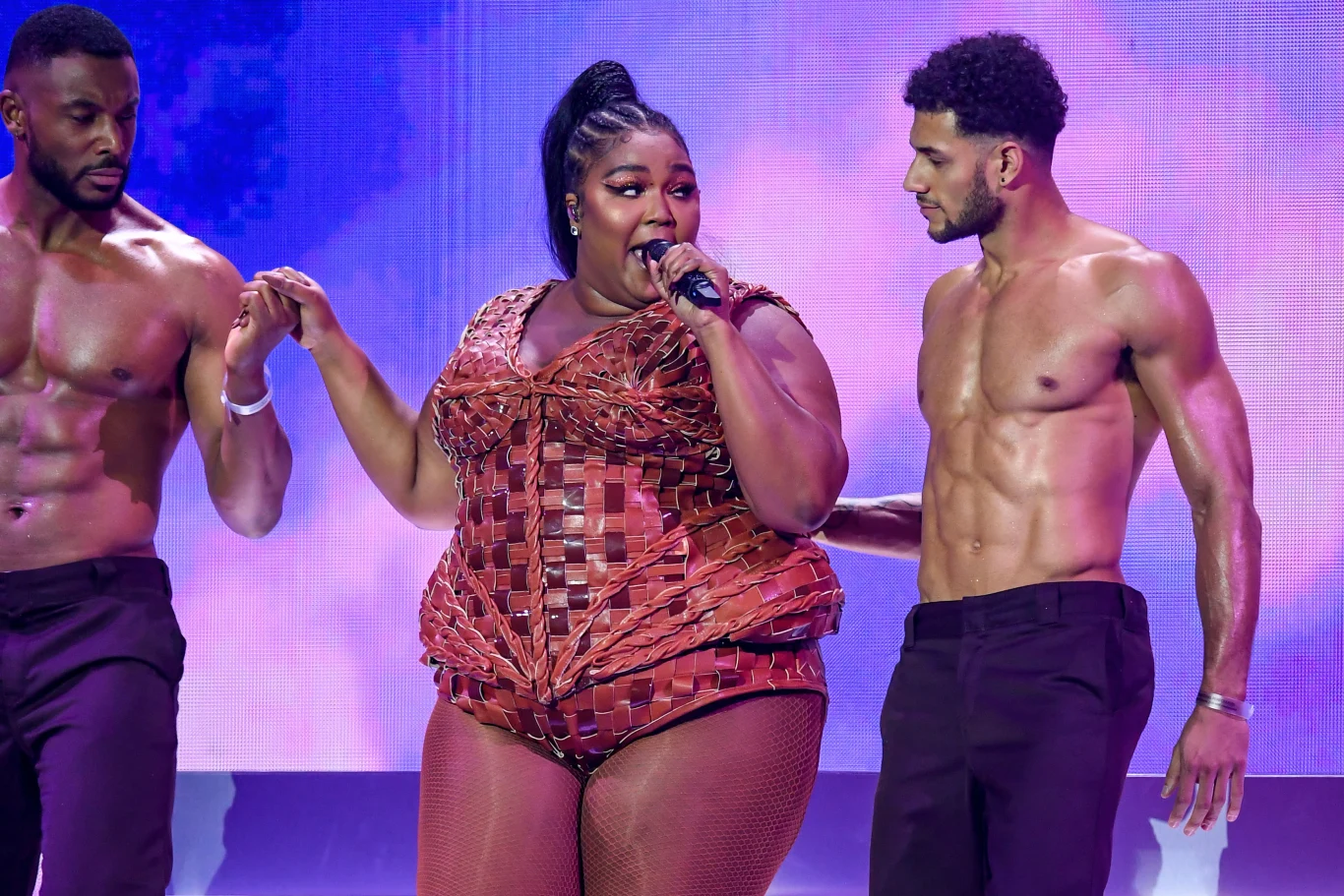 Lizzo jest wokalistką popularną na całym świecie Lizzo jest wokalistką popularną na całym świecie