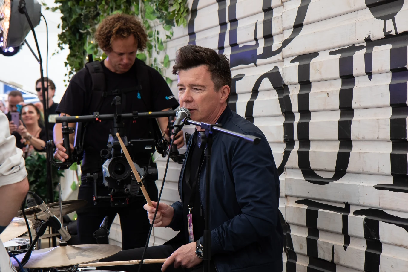 Astley ma na koncie siedem albumów studyjnych, a ostatni - "50" - pojawił się w 2016 roku. Jest mężem Lene Bausager, ma 29-letnią obecnie córkę, Emilie.