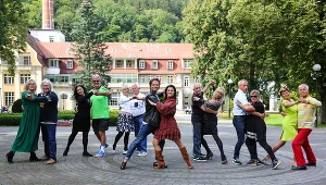 "Sanatorium miłości 3": Seniorzy tańczą pod okiem Katarzyny Cichopek i Marcina Hakiela