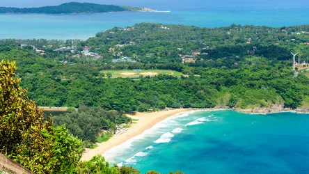 Phuket ma jedne z najładniejszych plaż w Tajlandii 