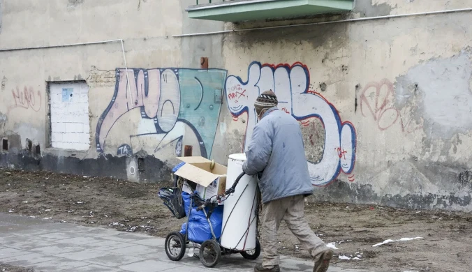 Bezdomni roznoszą koronawirusa? "To oni są szczególnie narażeni"